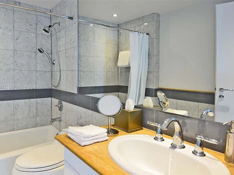 540 West Ave #2114 — Photo 27