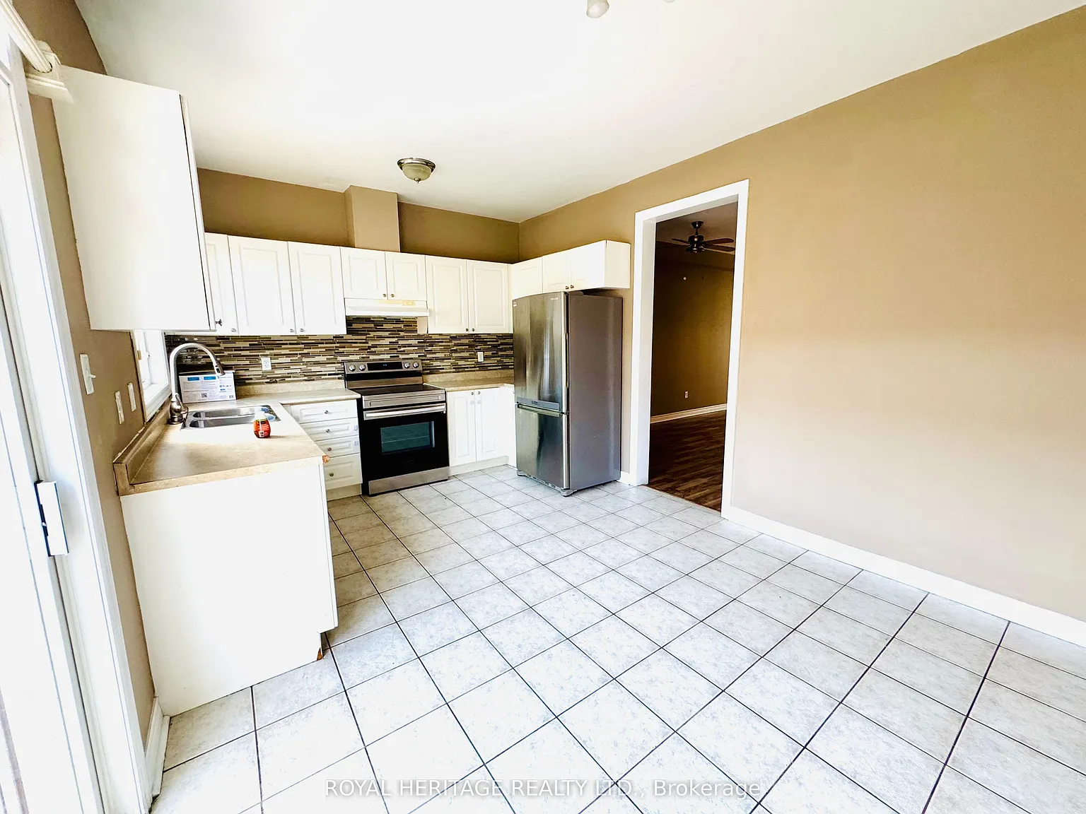 3 bed, $2,850 — Photo 4
