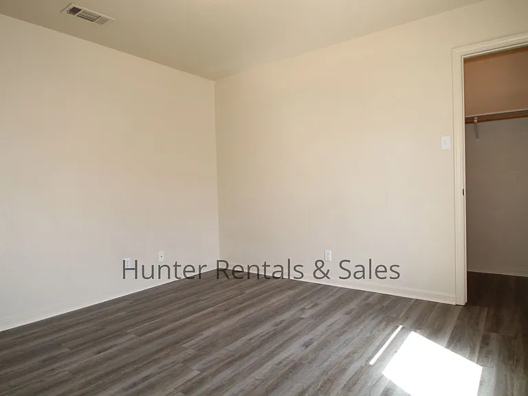5203B Daybreak Dr — Photo 15