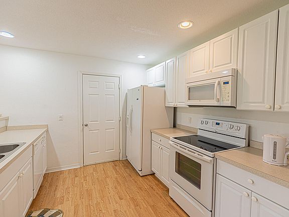 4th image of 1801 E Sanderling Lane #C