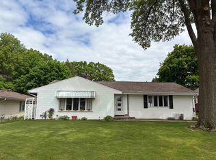 2107 Wisteria Rd, Rockford, IL 61107