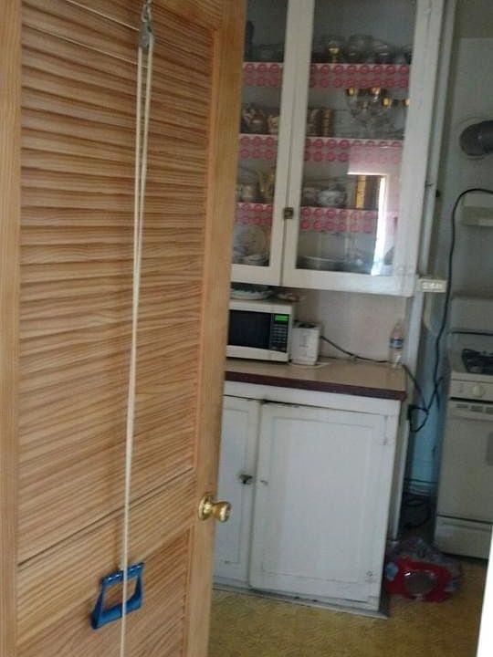 2nd image of 1009 75th Ave