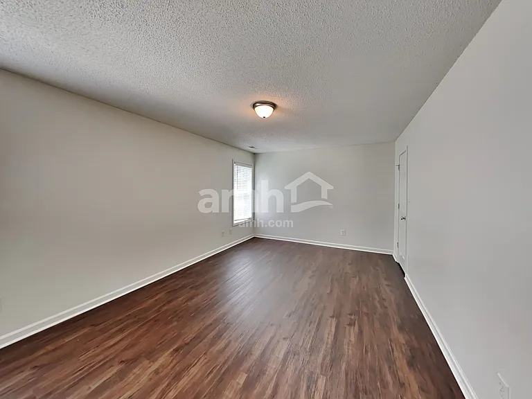 208 Mackenzie Ct — Photo 18