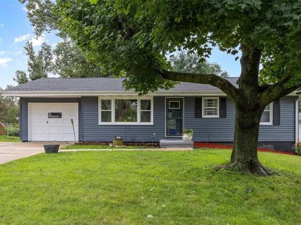 823 Belmont Pkwy NW, Cedar Rapids, IA 52405