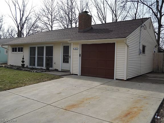 4th image of 456 Woodmere Dr