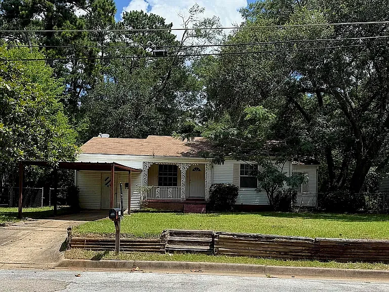 1417 Mahlow Dr — Photo 1