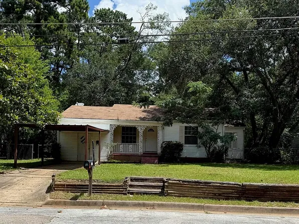 1417 Mahlow Dr, Longview, TX 75601