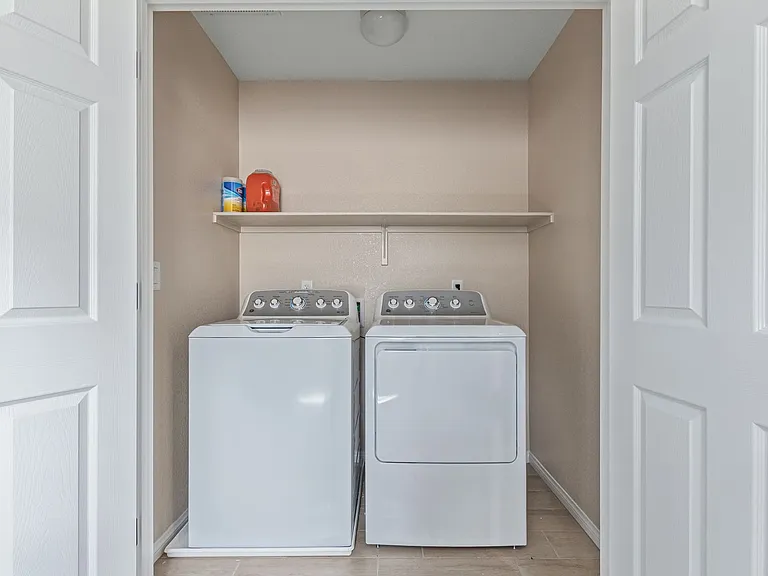 10212 Starlit Canyon Ct — Photo 28
