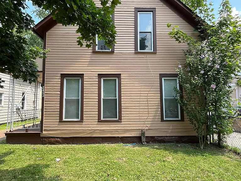 2053 W 95th St — Photo 12
