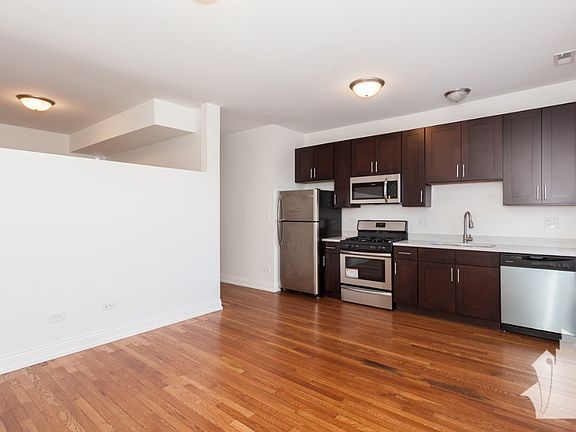 4th image of 4056 N Milwaukee Ave #1