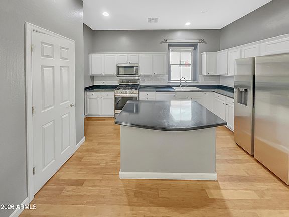 2nd image of 3830 N SPRINGFIELD Street