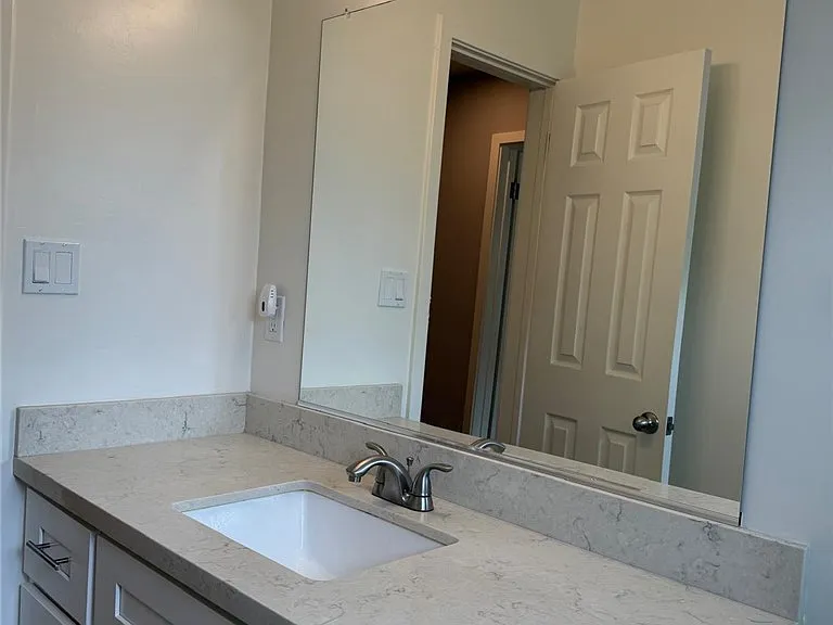 1739 E Appleton St #10 — Photo 15