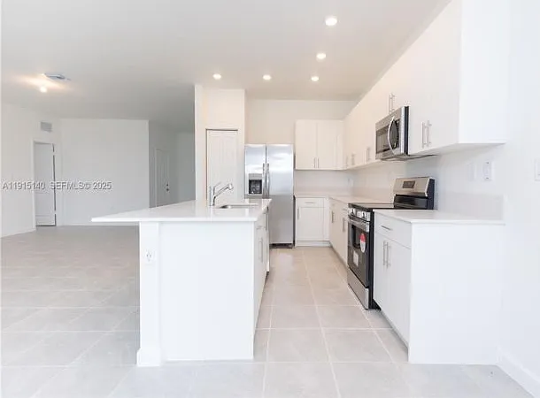 2636 NW 8th Ct — Photo 16