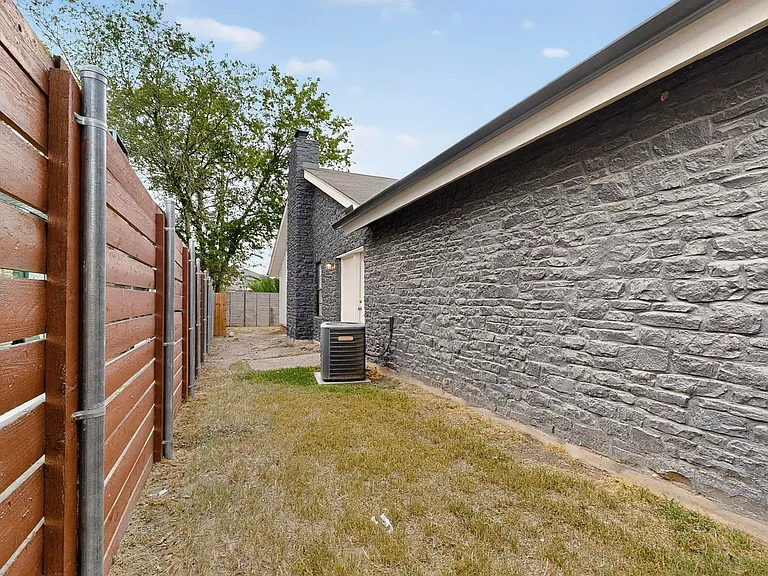 5501 Purple Sage Dr #A — Photo 33