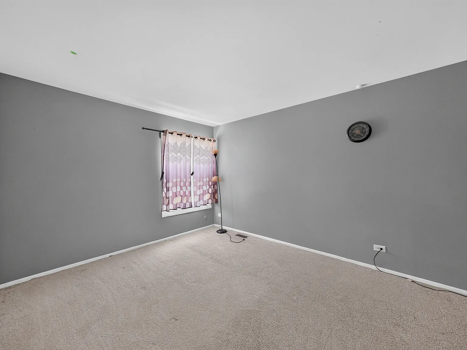 2 bed, 1.5 bath, 1200 sqft, $2,240 — Photo 3