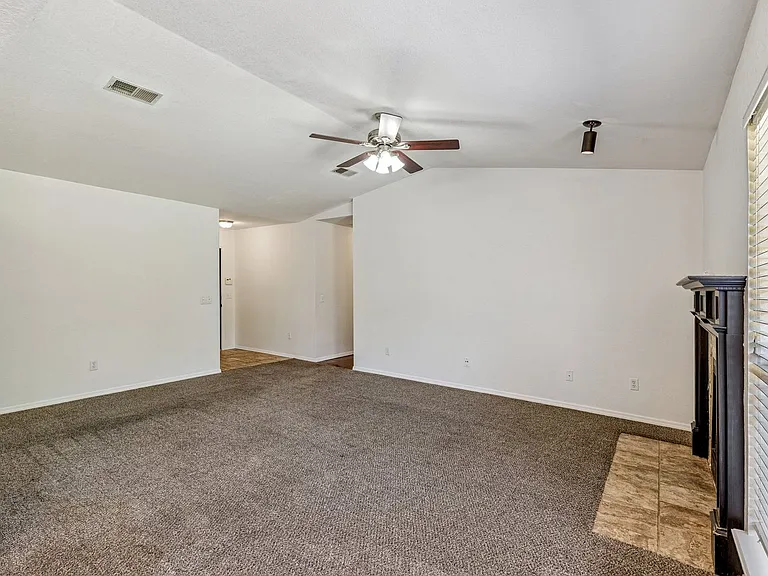 2101 Harbor Dr — Photo 9