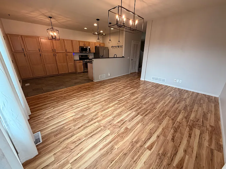 908 Mineral Dr — Photo 10