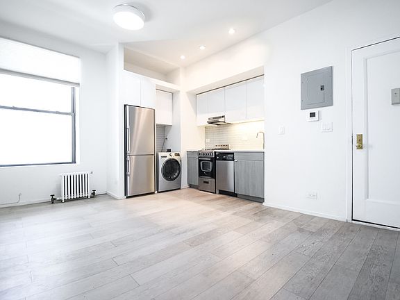 3rd image of 475 Central Park W APT 2B