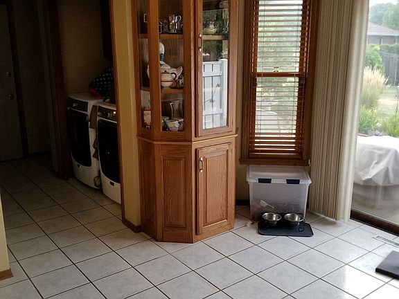 4th image of 1737 Sunnyside Ln
