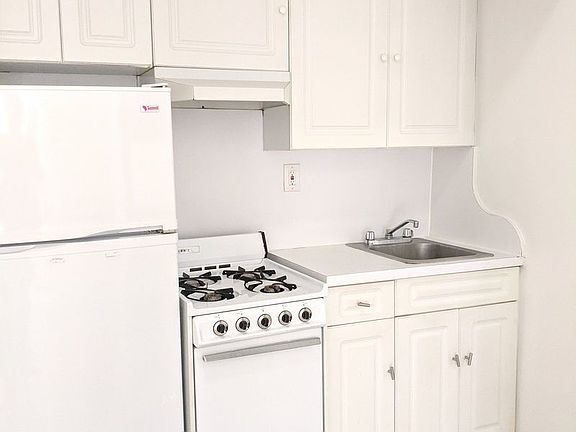 5th image of 117 W 74th St APT 1A