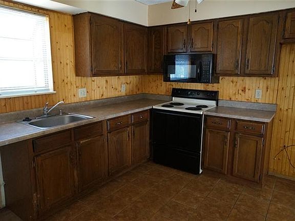 2nd image of 3915 Archer Ct