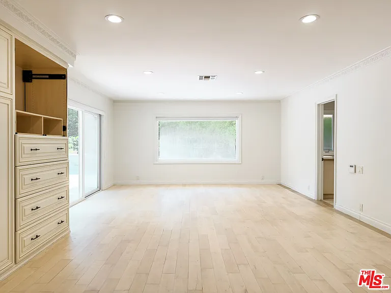 1094 Garden Ln — Photo 19