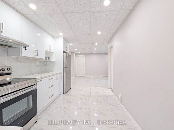 5th image of 1954 Danforth Ave Floor 2