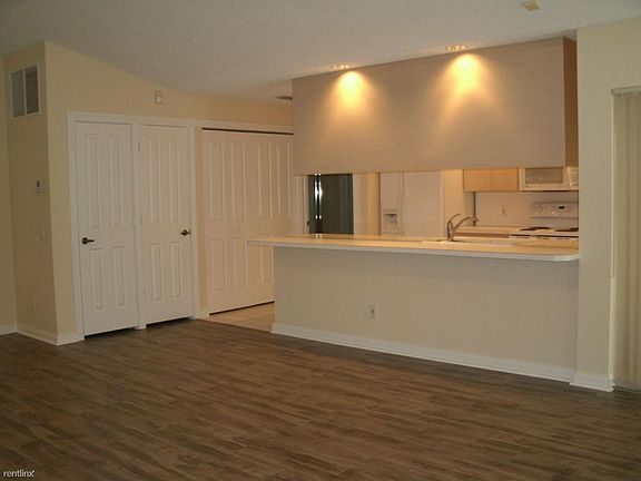 Oak Sun Terrace Kitchen2 - TheShattowGroup