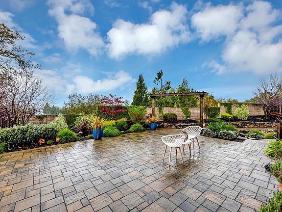 3rd image of 2051 Gardenview Place