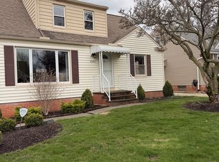 5351 Huron Rd, Lyndhurst, OH 44124