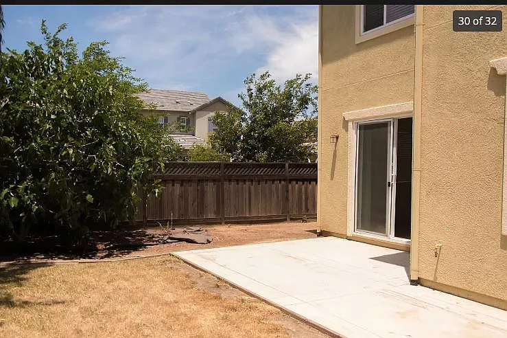 580 W Campania Way — Photo 2