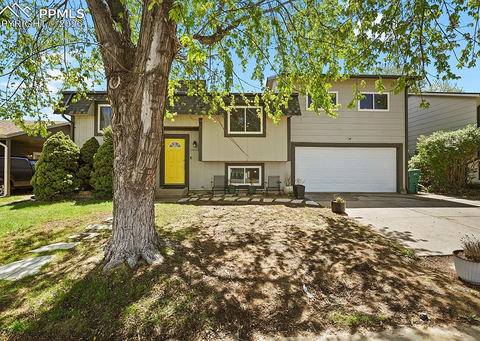 1st image of 15726 E Bails Dr