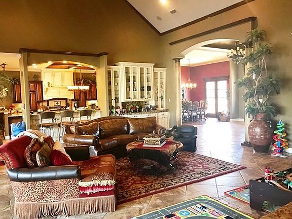 2nd image of 2112 Ironwood Dr