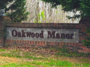 7 Oakwood Manor Dr, Chatsworth, GA 30705