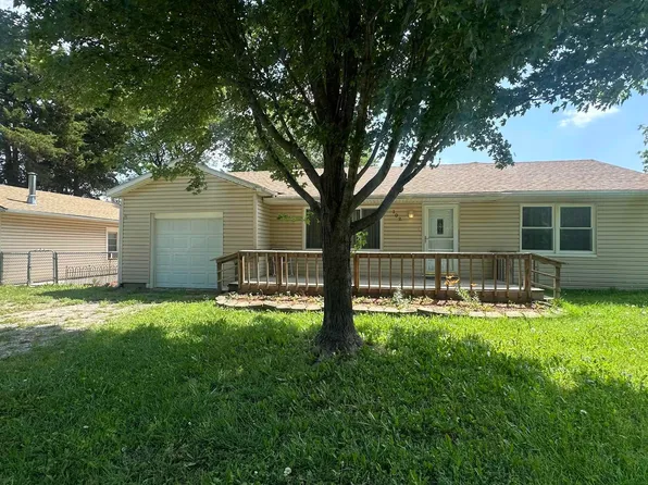 107 4th St, Americus, KS 66835
