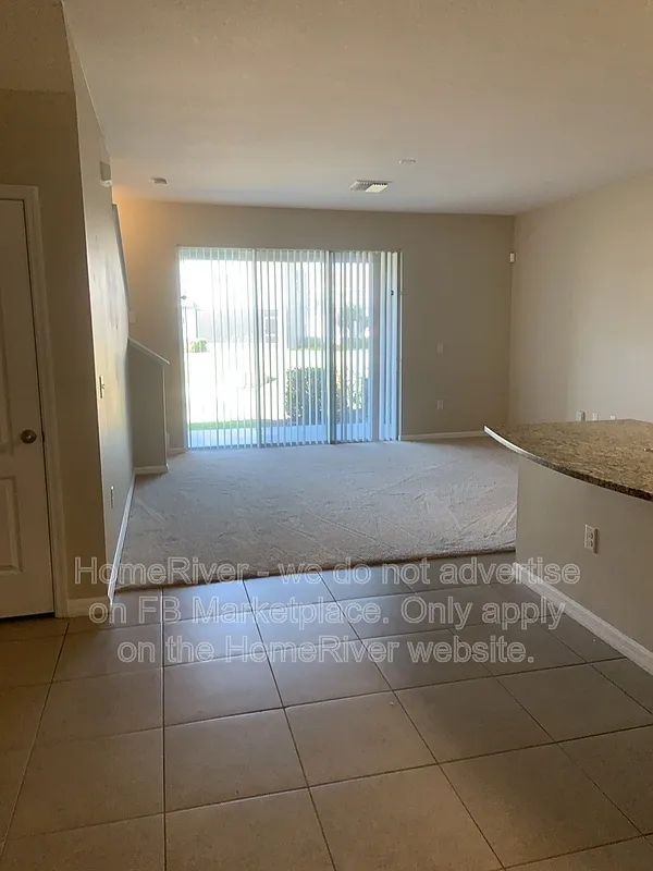3 bed, 3.0 bath, 1722 sqft, $2,095 — Photo 3