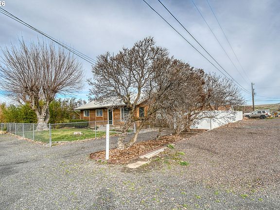 2nd image of 688 SW Cedar St