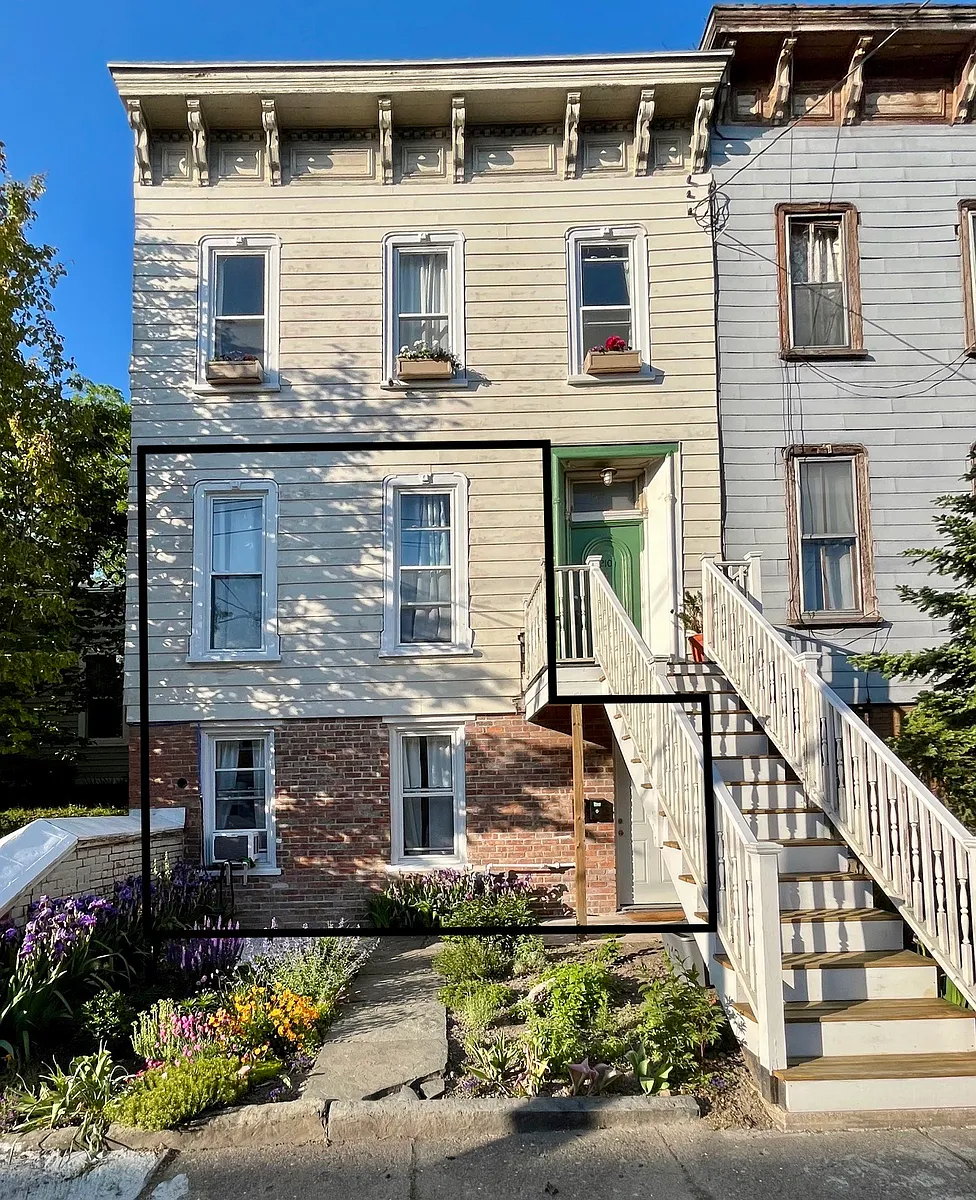 Building Photo - 210 Allen St #1