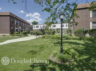 7127A Park Dr E #A, Flushing, NY 11367