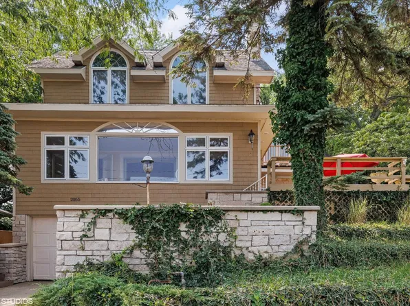 2055 Lake Shore Dr, Long Beach, IN 46360