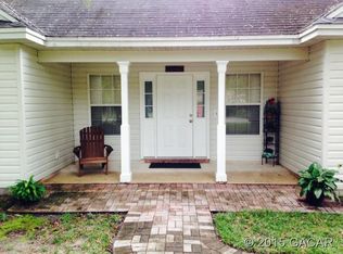 140 Swans Nest Cir, Melrose, FL 32666