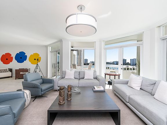 5th image of 300 SE 5th Avenue #6110