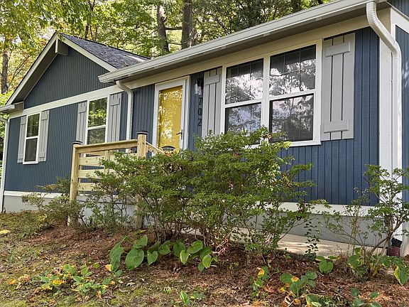 2nd image of 702 Holly Ave
