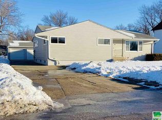 411 7th St, Sloan, IA 51055