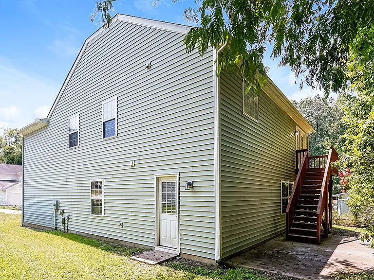 2826 Filbert St — Photo 17