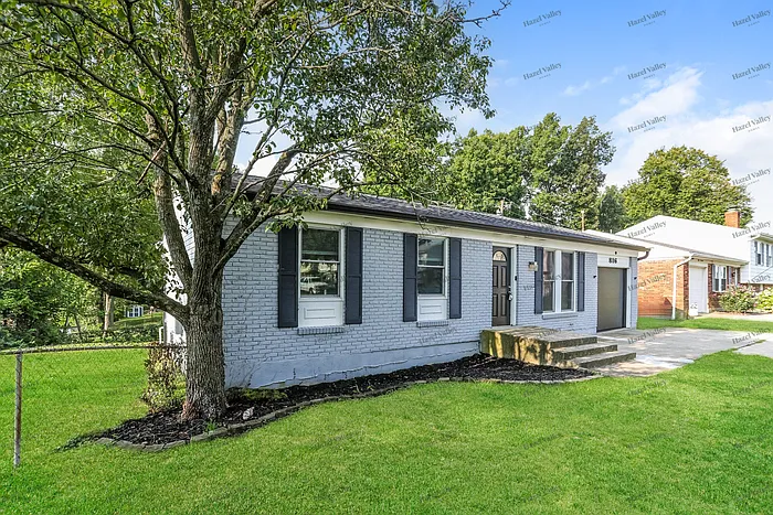 3 bed, 1.0 bath, 972 sqft, $1,795 — Photo 4