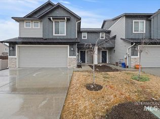 978 W Woodpine St, Meridian, ID 83646