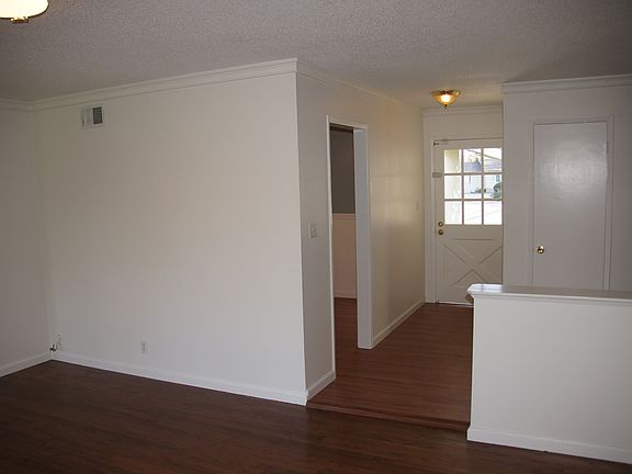3rd image of 1499 Hillsdale Ave