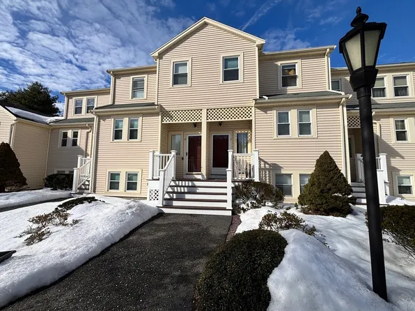 8 Lamplighter Ln #8, South Easton, MA 02375