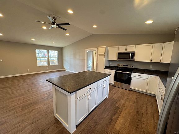 4th image of 436 Trinton Cir